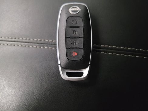 Used 2023 Nissan Pathfinder SV FWD image 32