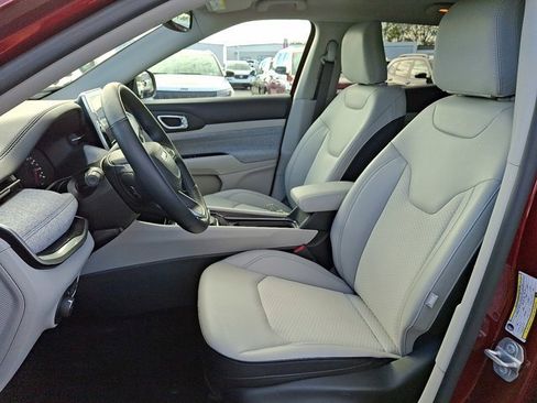 Certified 2022 Jeep Compass Latitude w/ Convenience Group image 16