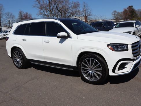 Used 2024 Mercedes-Benz GLS 450 4MATIC w/ AMG Line Exterior image 3