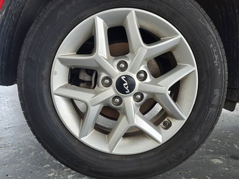 Used 2025 Kia Soul LX FWD image 45