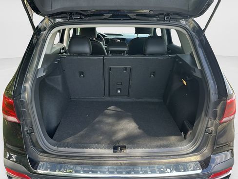 Used 2023 Volkswagen Taos SE image 14