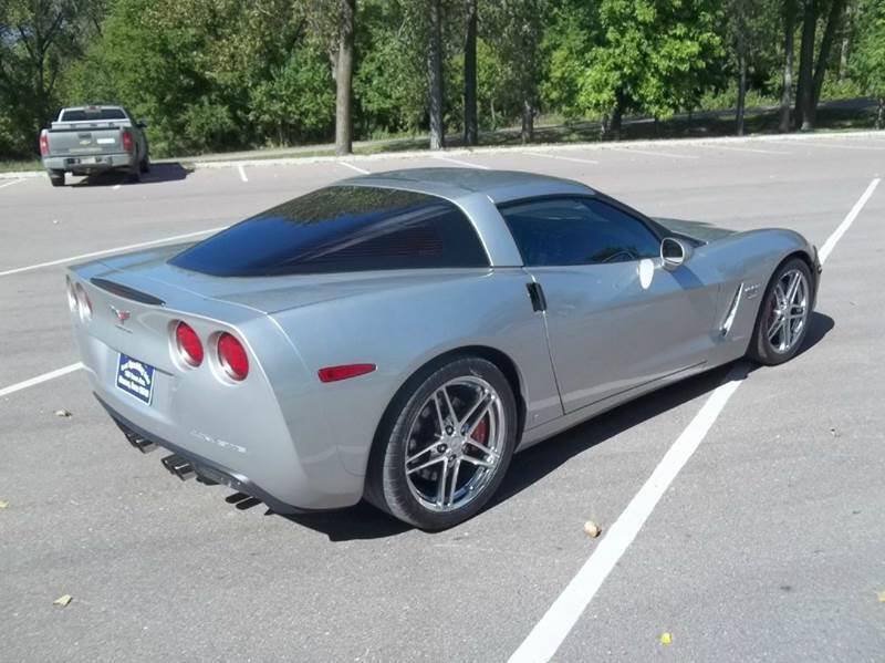 Used 2006 Chevrolet Corvette Coupe w/ Preferred Equipment Group RWD image 32
