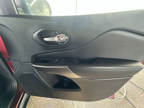 Used 2021 Jeep Cherokee Latitude Lux image 29