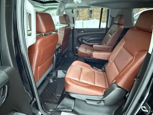 Used 2020 Chevrolet Suburban Premier w/ Premier Plus Edition image 26