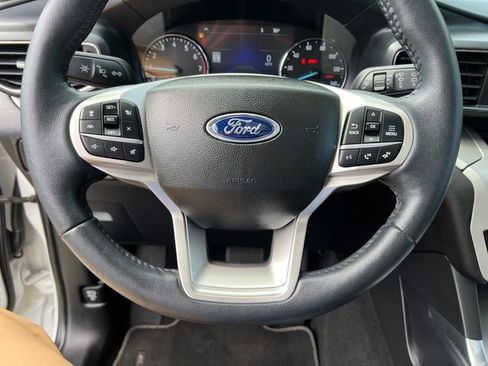 Used 2023 Ford Explorer XLT w/ Equipment Group 202A AWD/4WD image 19