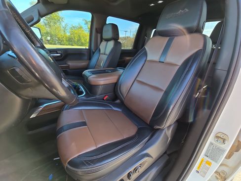 Used 2021 Chevrolet Silverado 3500 High Country w/ Technology Package image 12