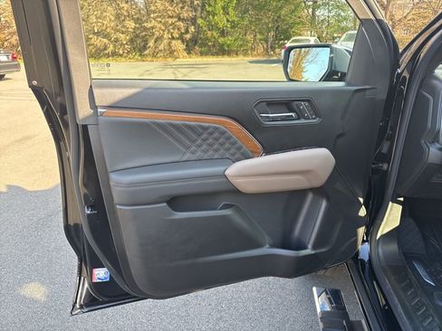 New 2026 GMC Canyon Denali image 19