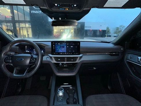 Used 2025 Ford Explorer ST-Line image 25