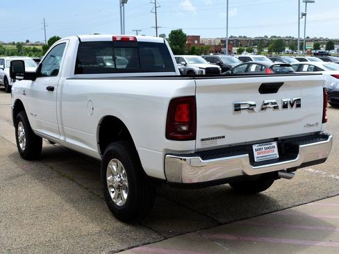 New 2025 RAM 2500 Big Horn image 4
