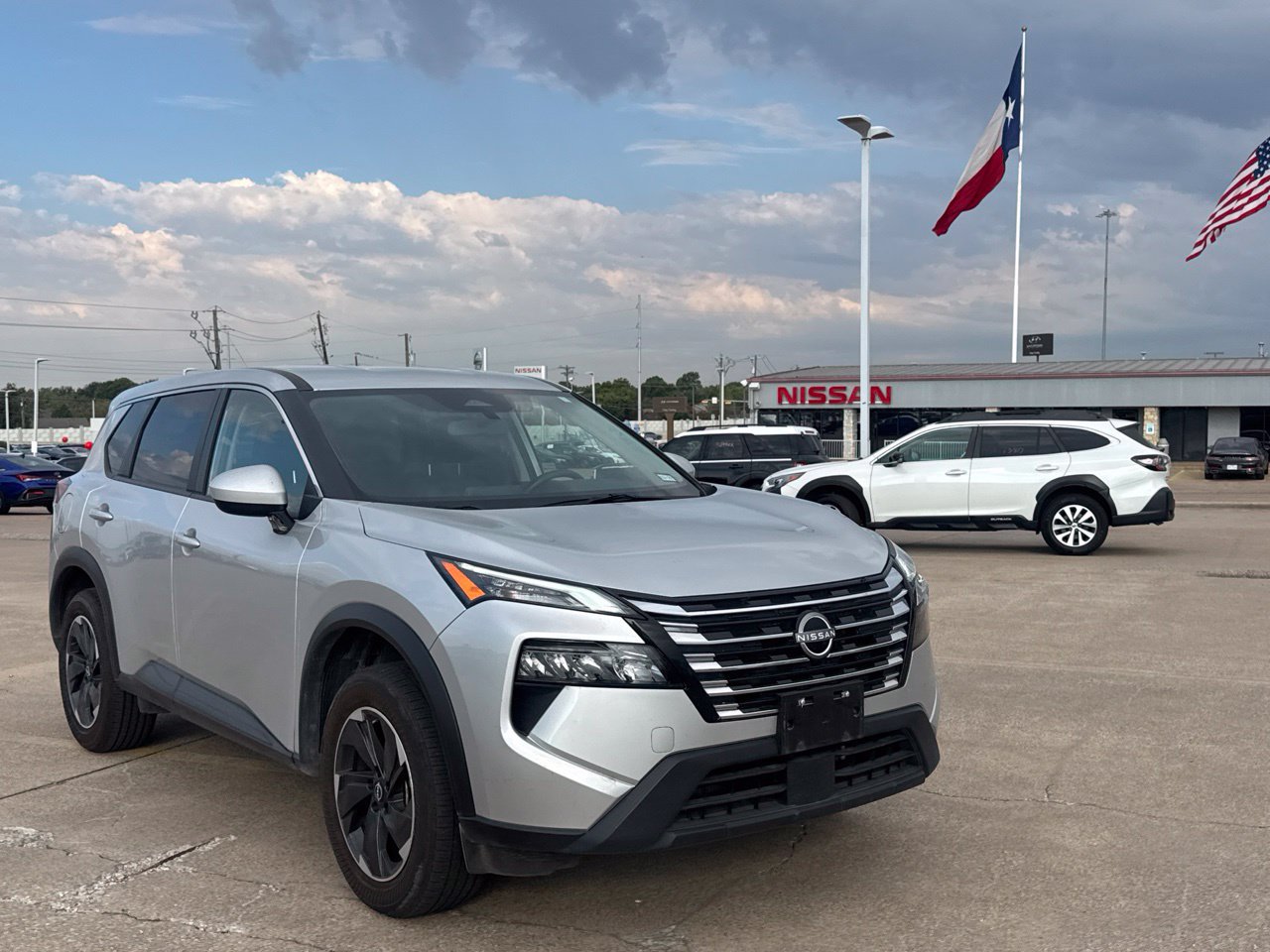 Certified 2025 Nissan Rogue SV FWD image 2
