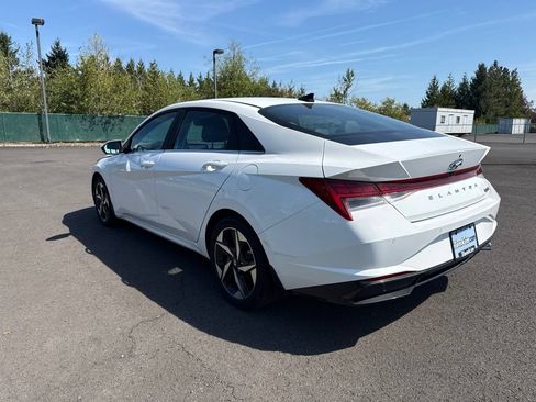 Used 2023 Hyundai Elantra Limited FWD image 5