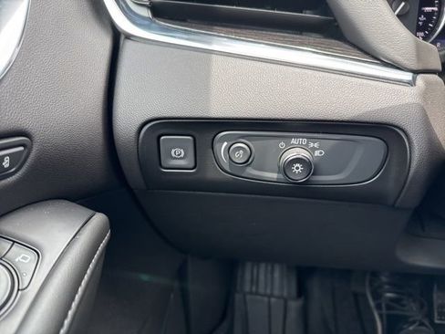 Used 2021 Buick Enclave Avenir w/ Avenir Technology Package AWD/4WD image 20