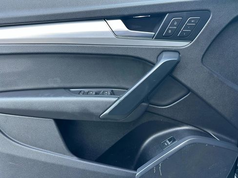 Used 2019 Audi Q5 2.0T Premium w/ Convenience Package image 9