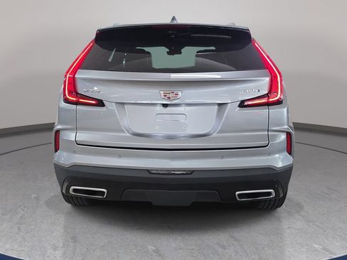 Used 2024 Cadillac XT4 Premium Luxury w/ Technology Package FWD image 8
