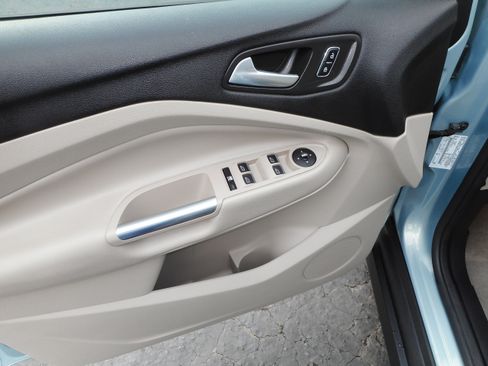 Used 2013 Ford C-MAX SE image 15