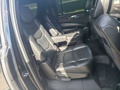 Used 2017 Cadillac Escalade ESV Platinum image 29