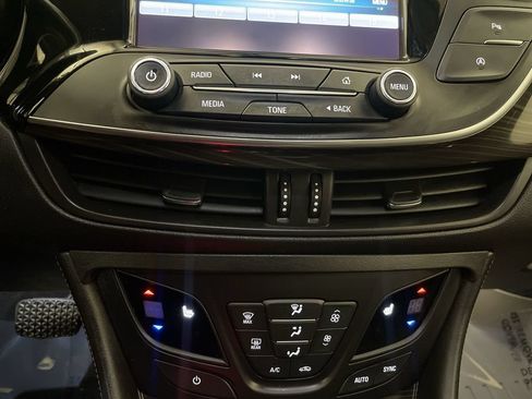 Used 2019 Buick Envision Essence FWD image 12