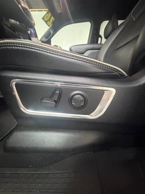 Used 2026 RAM 1500 Laramie AWD/4WD image 14