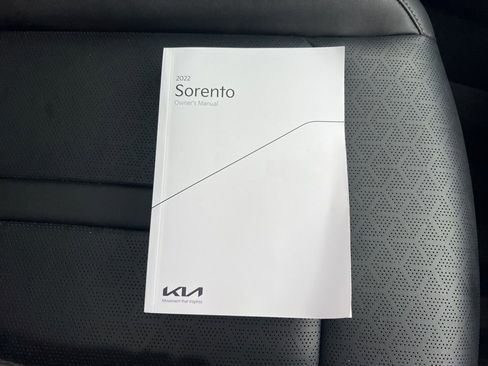 Certified 2022 Kia Sorento SX image 28
