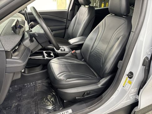 Used 2022 Ford Mustang Mach-E Premium image 17