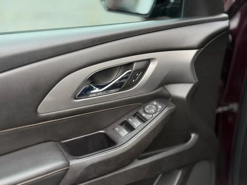 Used 2018 Chevrolet Traverse LT w/ LPO, Floor Liner Package AWD/4WD image 29