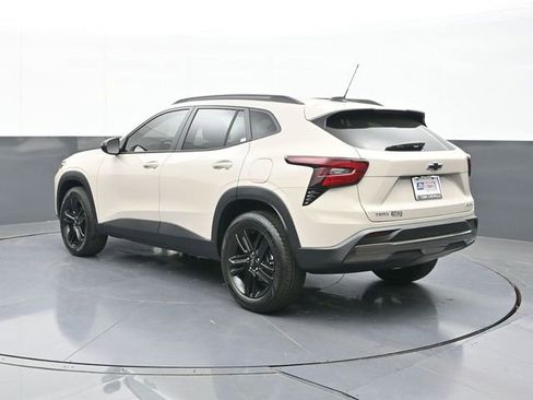 New 2026 Chevrolet Trax ACTIV w/ Sunroof Package FWD image 9