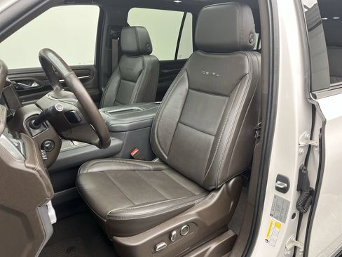 Certified 2021 GMC Yukon Denali w/ Denali Premium Package image 12