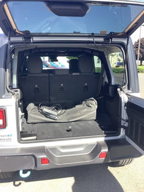 Certified 2024 Jeep Wrangler Unlimited w/ Convenience Group AWD/4WD image 10