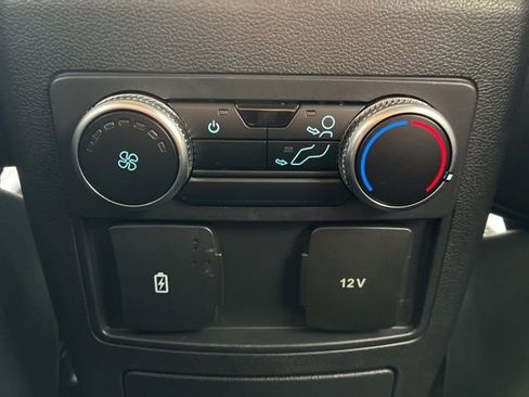 Used 2022 Ford Explorer XLT w/ Equipment Group 202A image 23