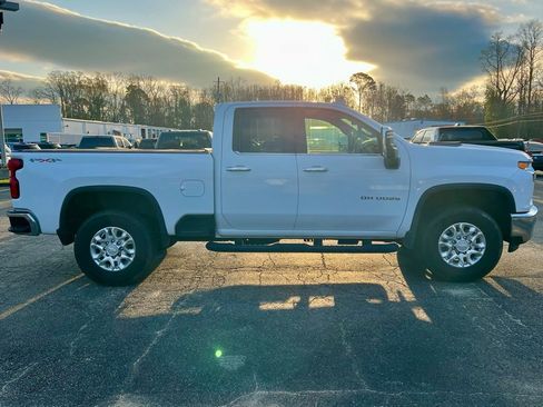 Used 2022 Chevrolet Silverado 2500 LTZ w/ LTZ Plus Package image 23