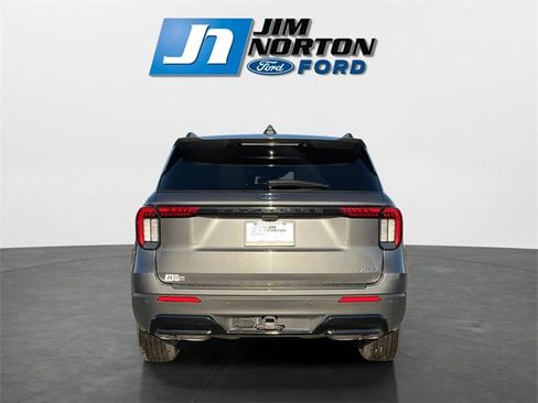 Used 2025 Ford Explorer ST-Line image 4