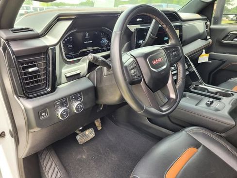 Used 2024 GMC Sierra 2500 AT4 w/ Technology Package AWD/4WD image 31