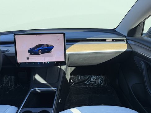 Used 2022 Tesla Model 3 Standard Range image 33
