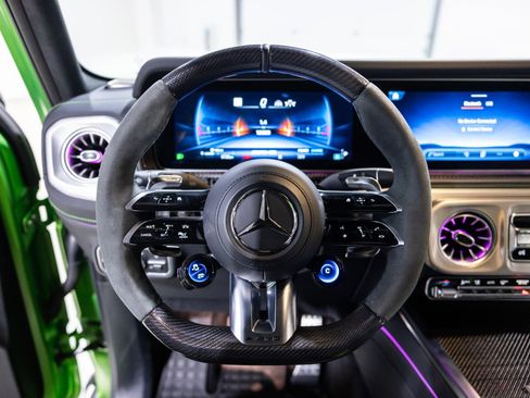 Used 2025 Mercedes-Benz G 63 AMG 4MATIC w/ AMG Carbon Fiber Package image 39