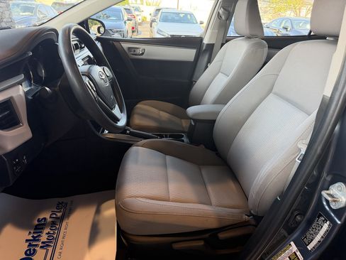 Used 2016 Toyota Corolla LE FWD image 12