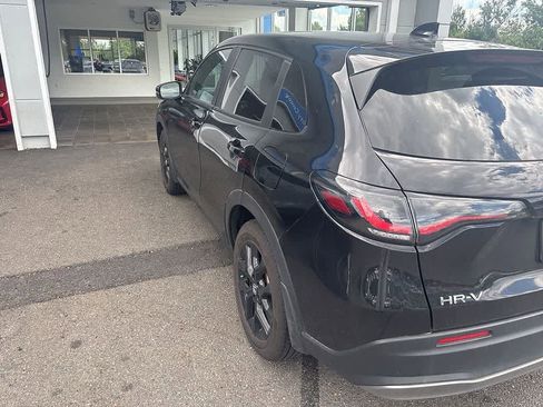 Certified 2025 Honda HR-V Sport image 8