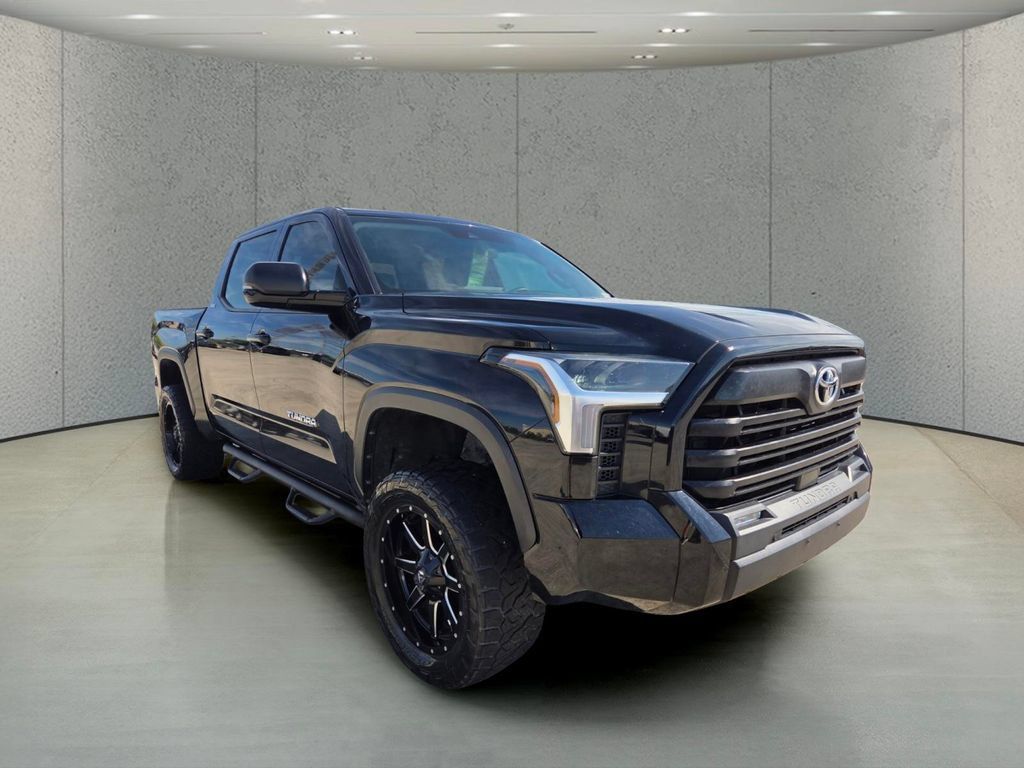 Used 2022 Toyota Tundra SR5 w/ SR5 Premium Package RWD image 7