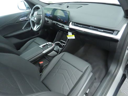 Used 2025 BMW X1 xDrive28i w/ Premium Package image 18