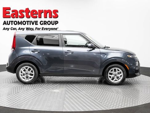 Used 2020 Kia Soul S FWD image 4