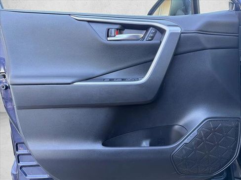 Used 2022 Toyota RAV4 Limited image 10