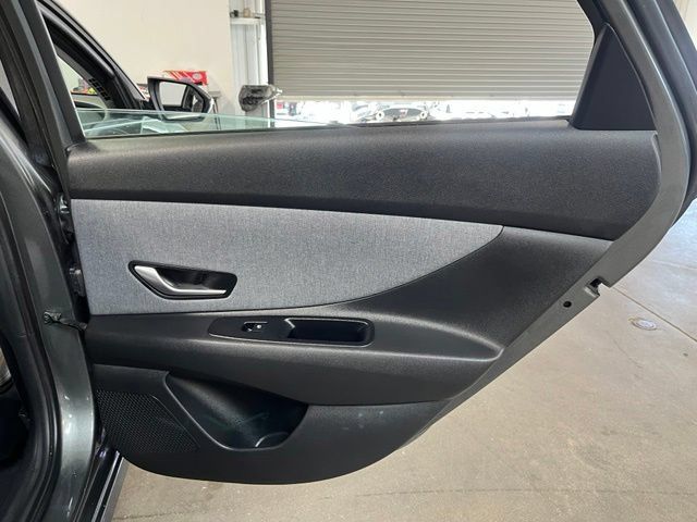 Used 2025 Hyundai Elantra Limited FWD image 16
