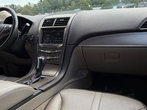 Used 2011 Lincoln MKX 2WD w/ 101A Rapid Spec Order Code image 37