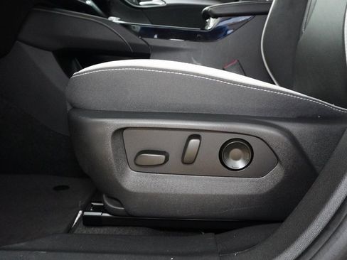 Used 2025 Buick Envision Sport Touring image 27