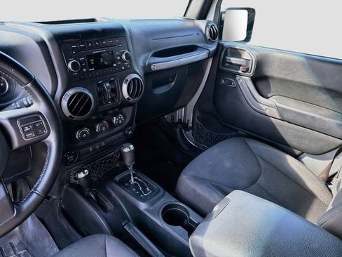 Used 2017 Jeep Wrangler Unlimited Sport w/ Quick Order Package 24S AWD/4WD image 17
