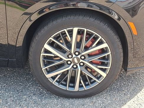 Certified 2025 Cadillac XT6 Sport w/ LPO, Floor Liner Package AWD/4WD image 28