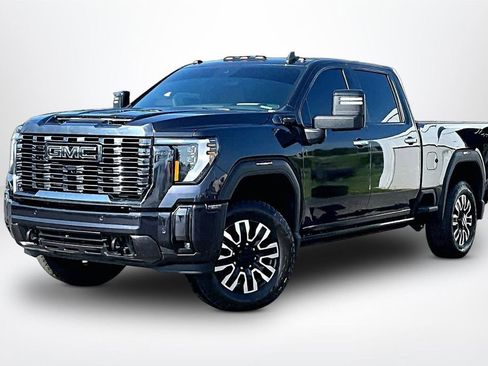 Used 2024 GMC Sierra 2500 Denali Ultimate w/ Max Trailering Package AWD/4WD image 3