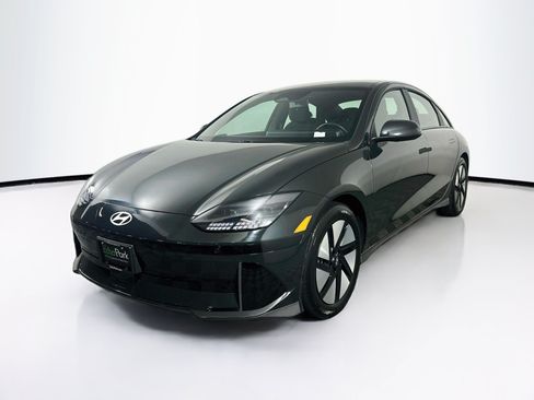 Used 2024 Hyundai Ioniq 6 SE RWD image 3