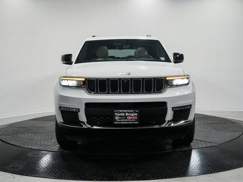 Used 2023 Jeep Grand Cherokee L Limited w/ Luxury Tech Group II AWD/4WD image 2