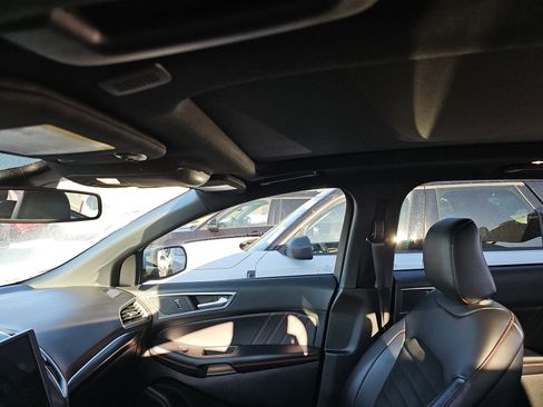 Used 2023 Ford Edge ST-Line image 19