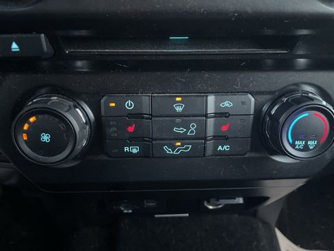 Used 2015 Ford F150 XLT w/ Equipment Group 302A Luxury image 18